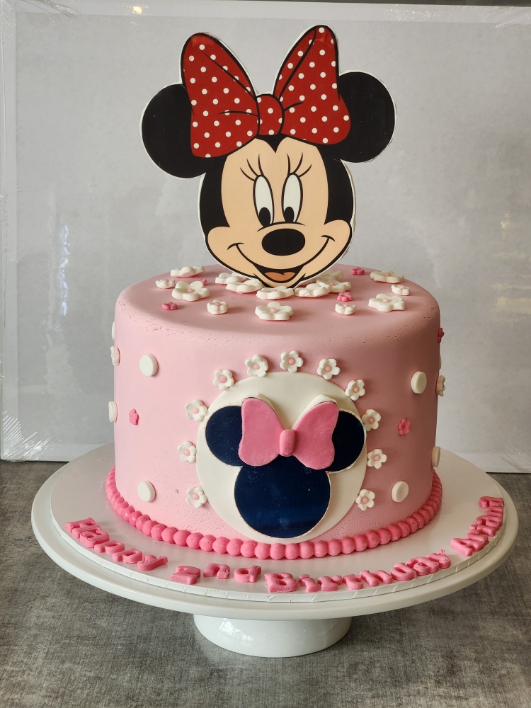 Minnie Mouse Cake 2